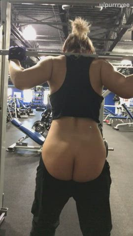 Amateur behind blondy Exhibitionism Exhibitionist Exposed Flashing Gym Public Porn GIF